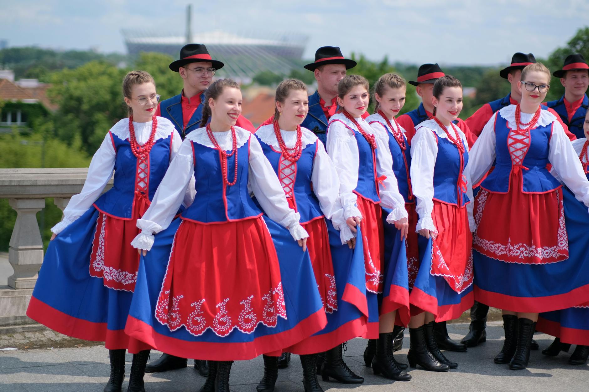 Rzeszów: Juwenalia i Spacer w Kapeluszach – Dwa Oblicza Miejskiego Życia